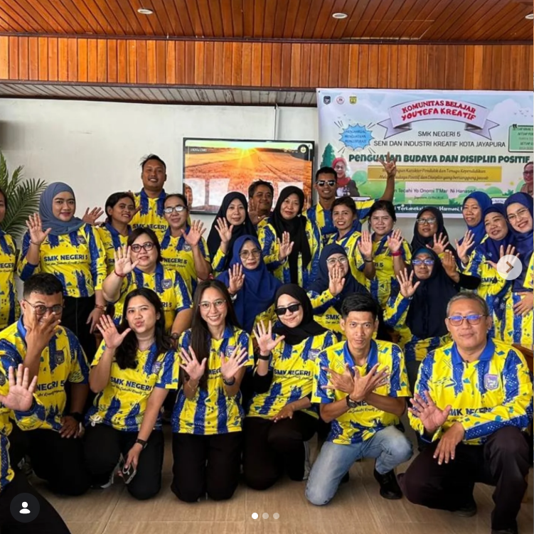 Pertemuan Kombel Youtefa Kreatif SMKN 5eni dan Industri Kreatif Kota Jayapura